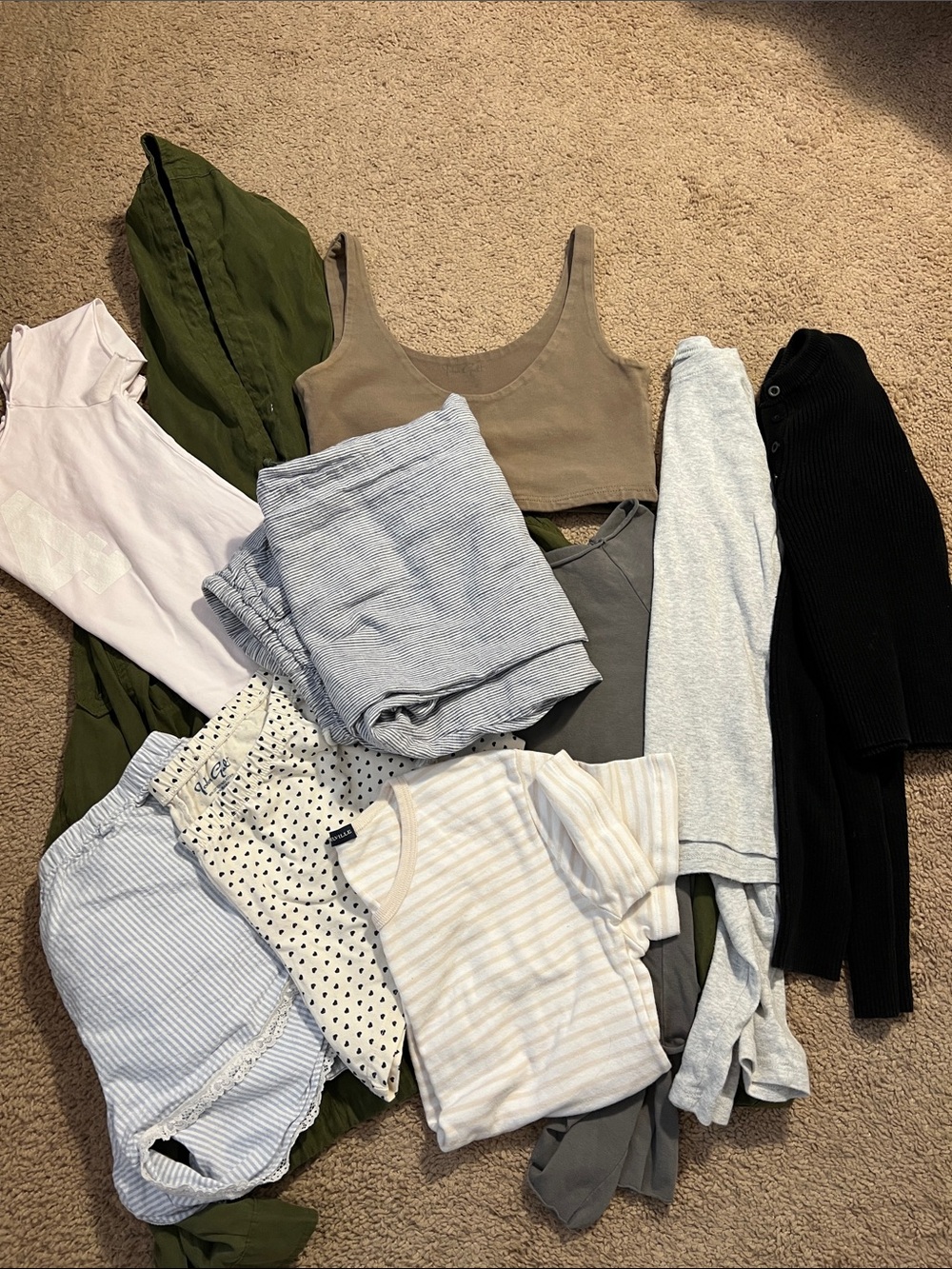 Brandy Melville Bundle!!